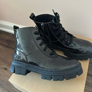 UGG Kids Ashton Lace-up Glitter Boot